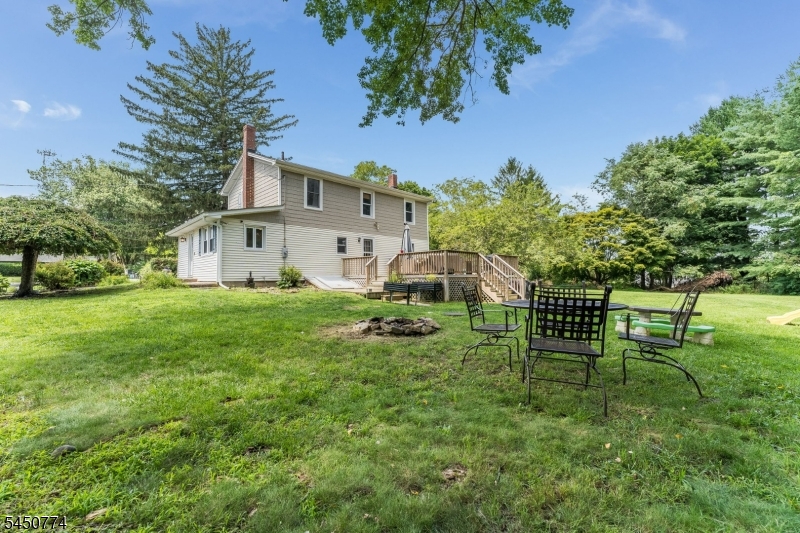 5 Harris Ln