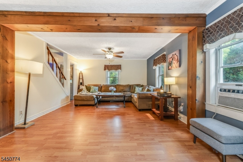 5 Harris Ln