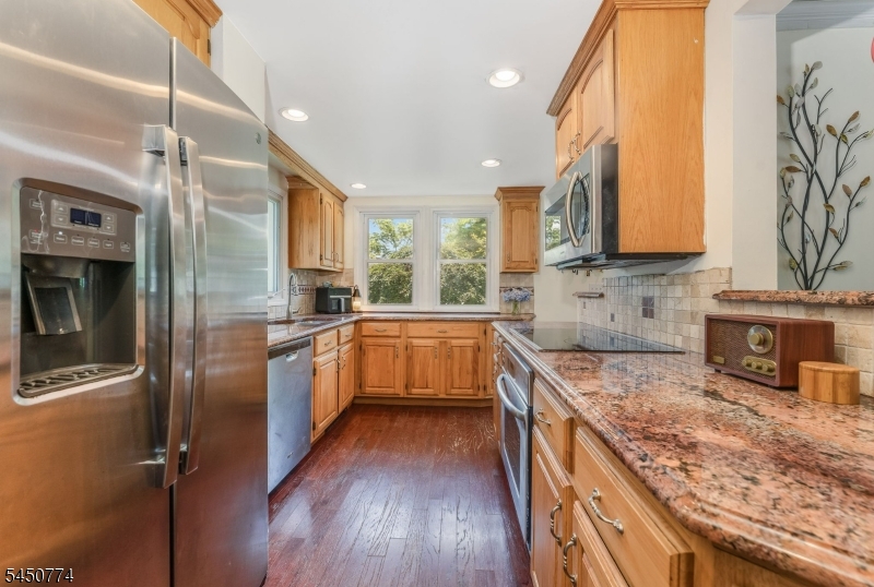 5 Harris Ln