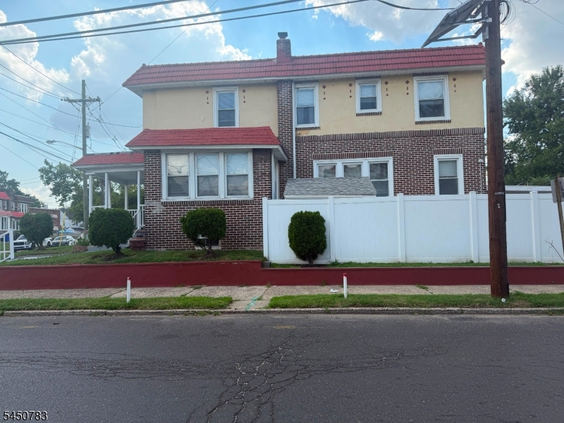 3627 Fremont Ave