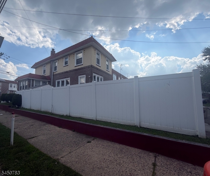 3627 Fremont Ave