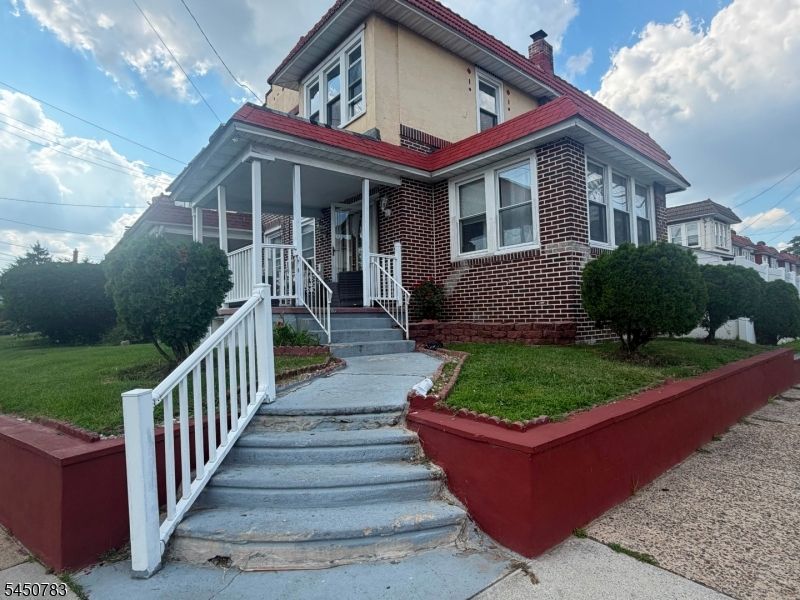 3627 Fremont Ave