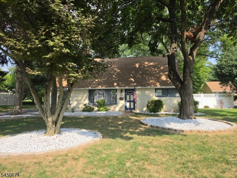 822 Mountain Ave