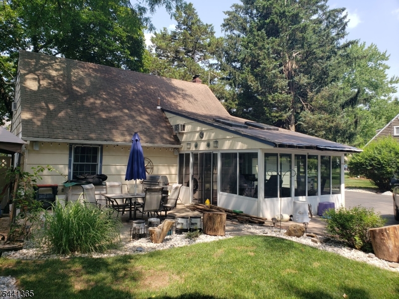 822 Mountain Ave
