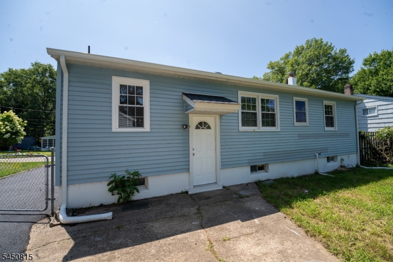 219 Haroldson Pl