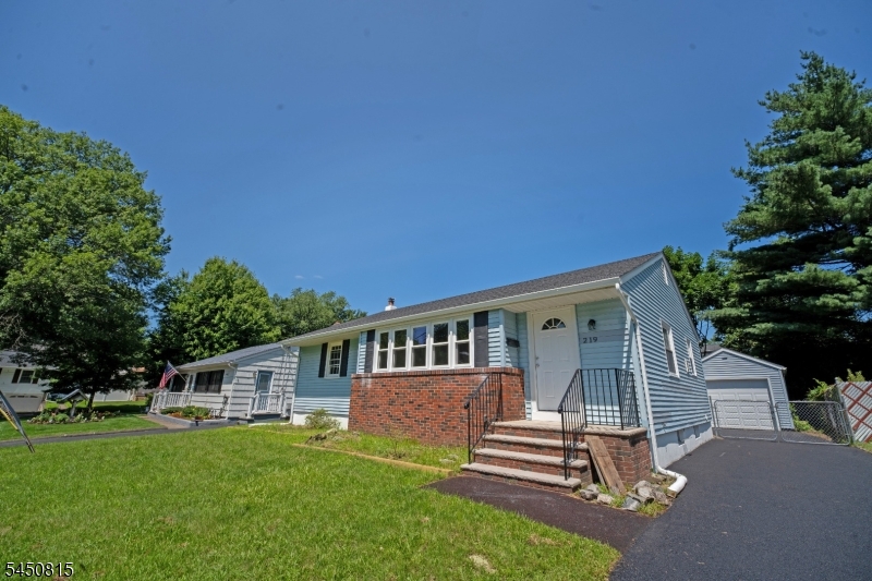 219 Haroldson Pl