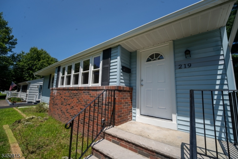 219 Haroldson Pl