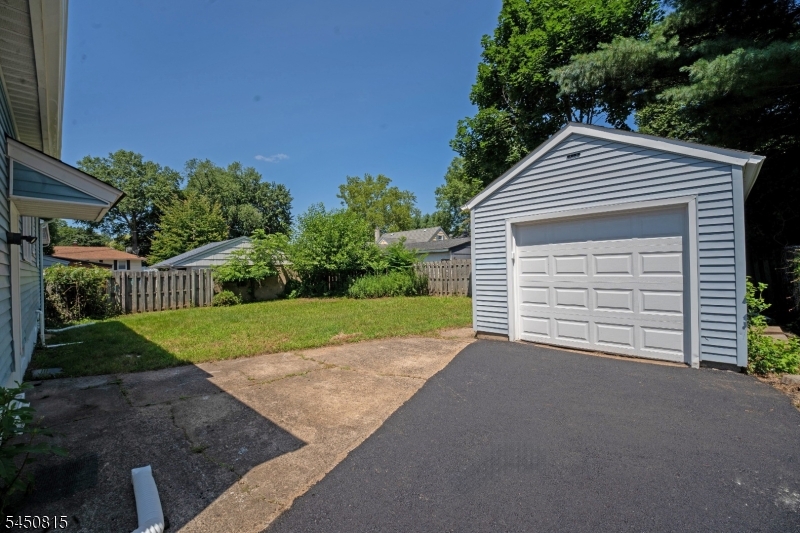 219 Haroldson Pl