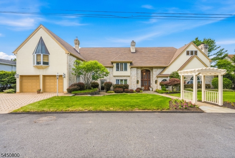 25 Balsam Pkwy