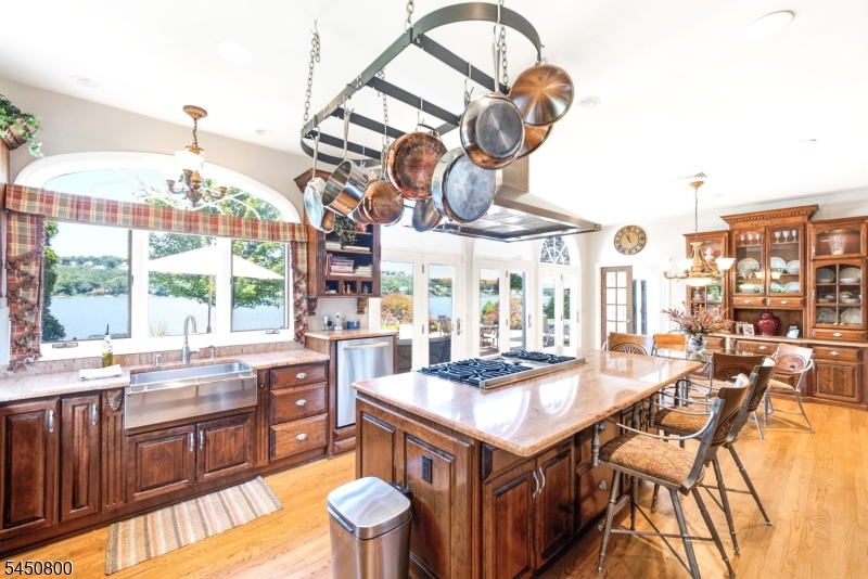 25 Balsam Pkwy
