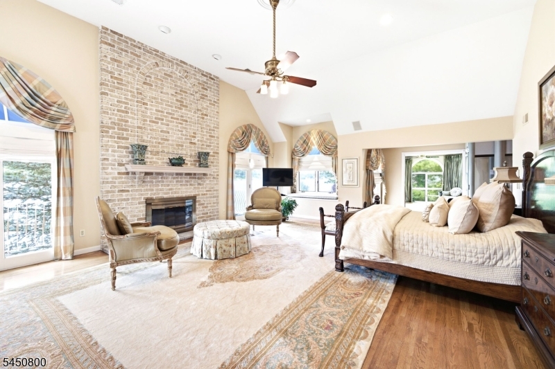 25 Balsam Pkwy