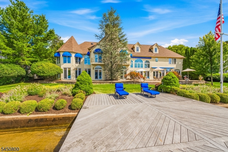 25 Balsam Pkwy