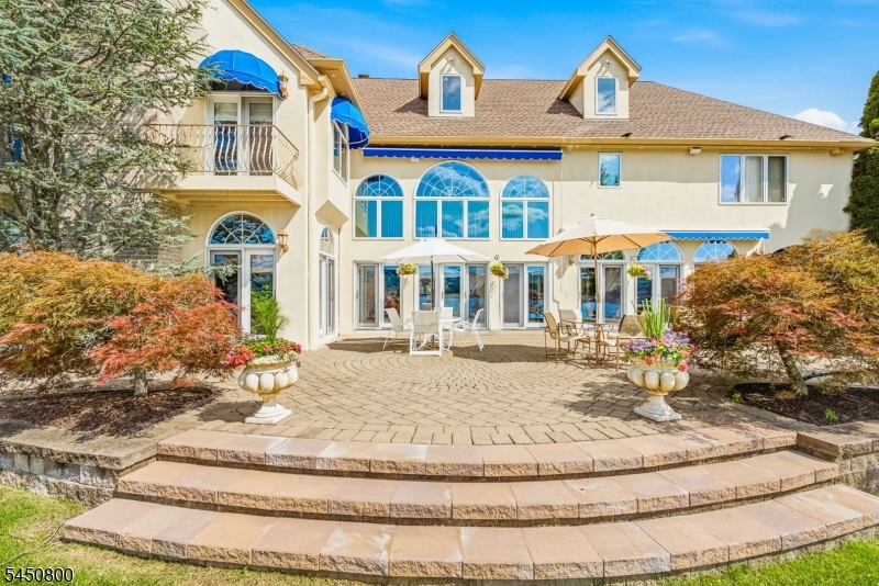 25 Balsam Pkwy