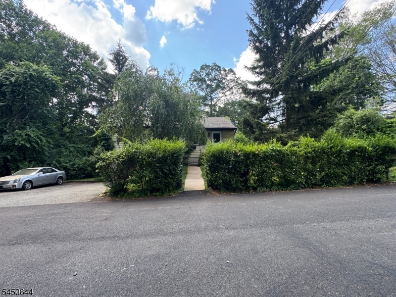 30 Terrence Ave