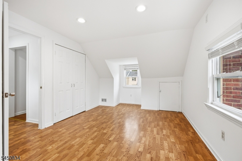 1026 Bashford Ave