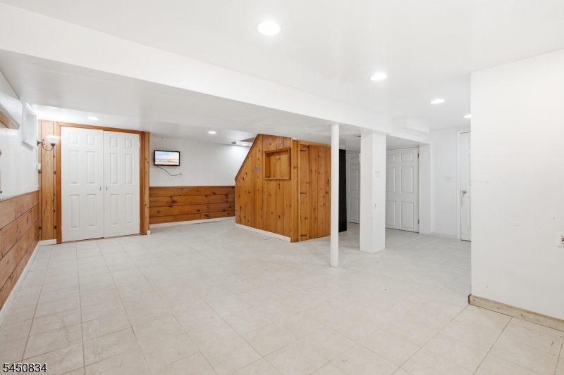 1026 Bashford Ave