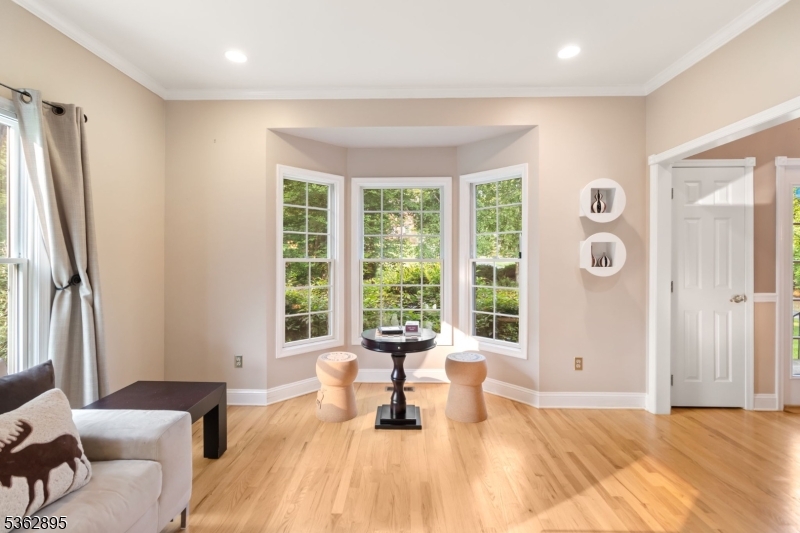 20 Crestview Ln