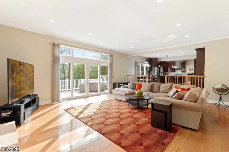 20 Crestview Ln