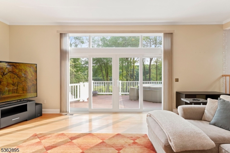 20 Crestview Ln