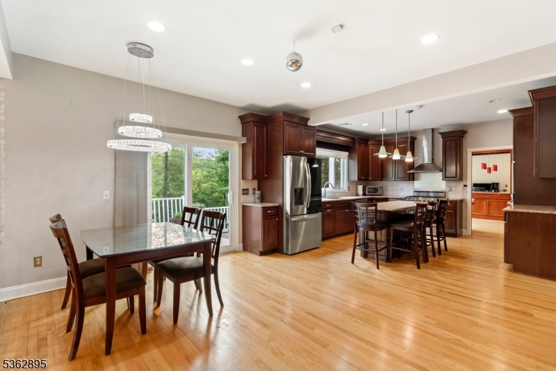 20 Crestview Ln