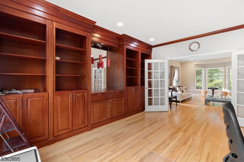 20 Crestview Ln