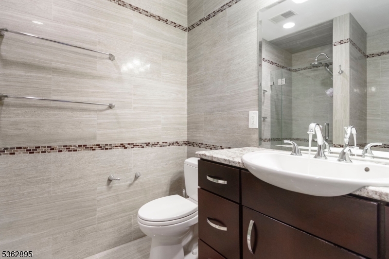 20 Crestview Ln