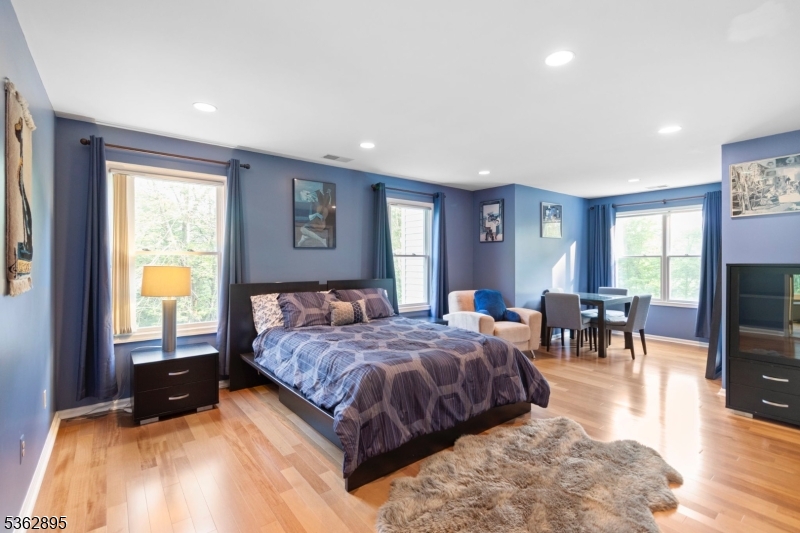 20 Crestview Ln