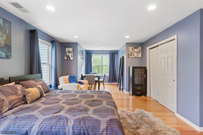 20 Crestview Ln