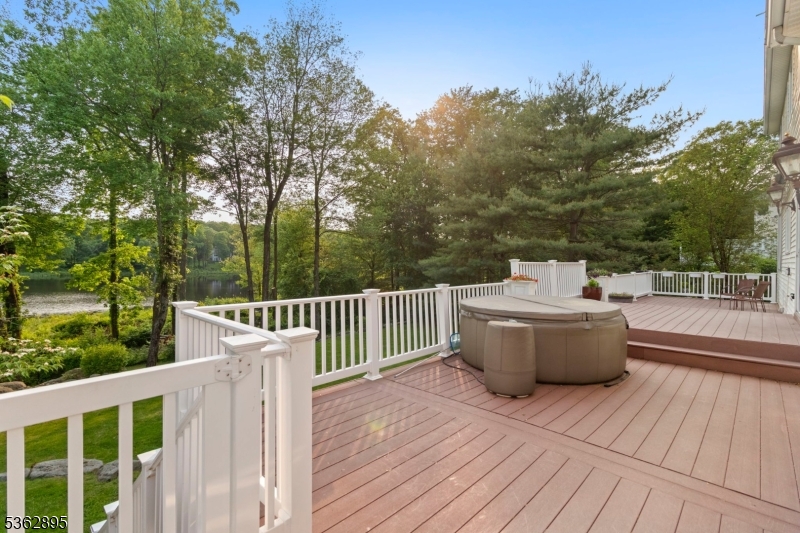 20 Crestview Ln