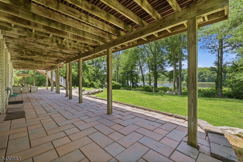 20 Crestview Ln