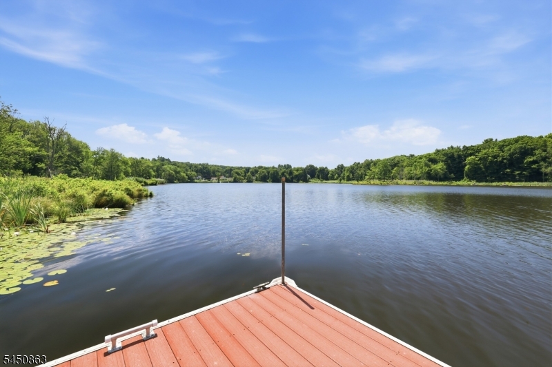 20 Crestview Ln
