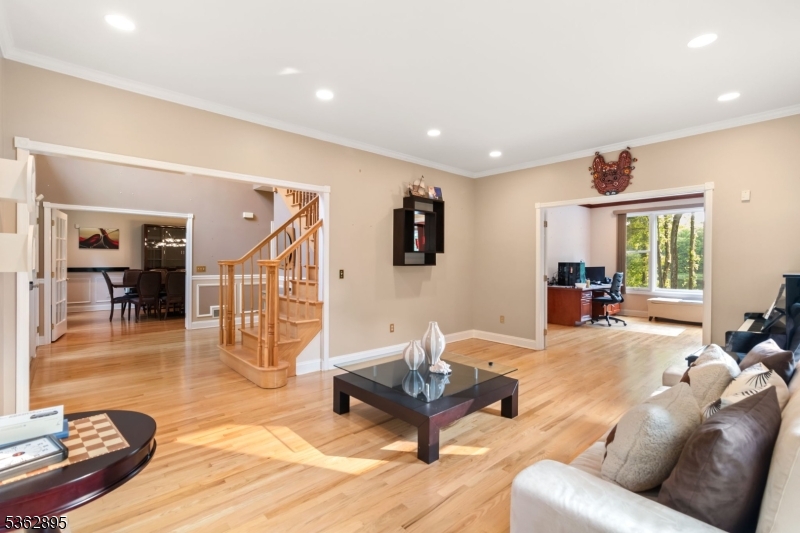20 Crestview Ln