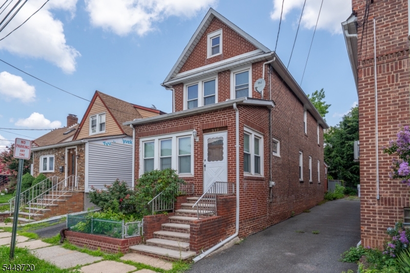 317 Mitchell Ave