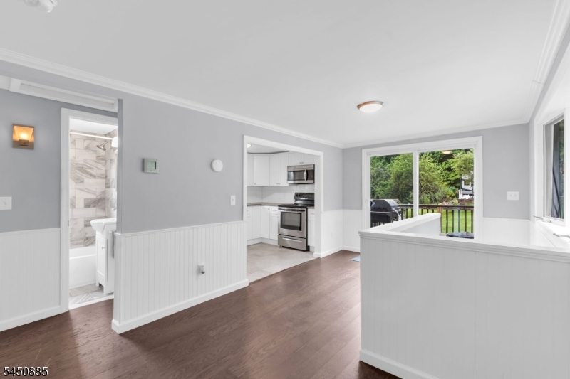 96 Mount View St