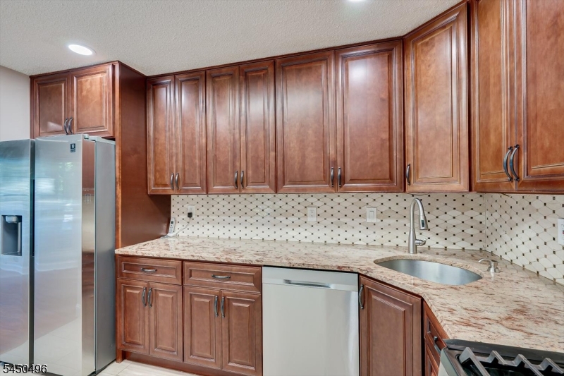 73 Goodwin Dr