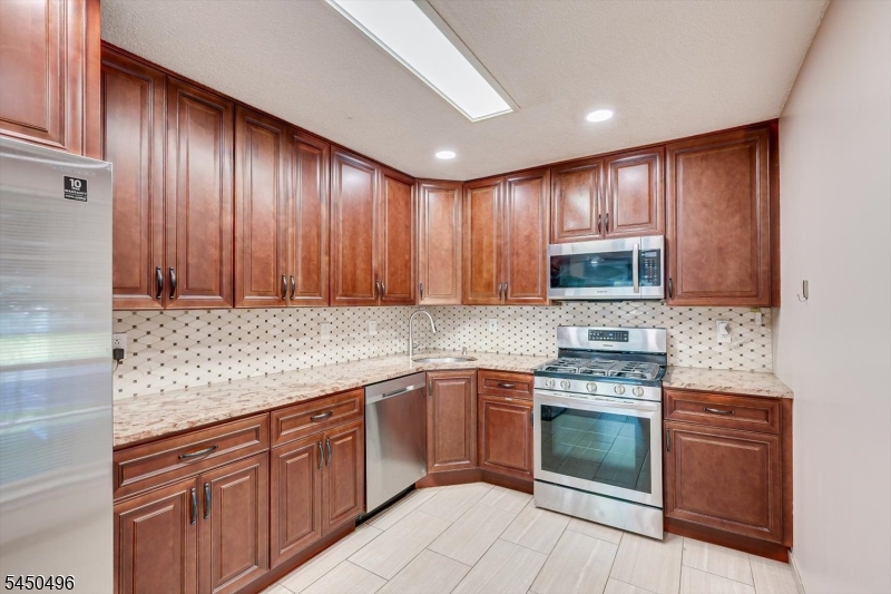 73 Goodwin Dr