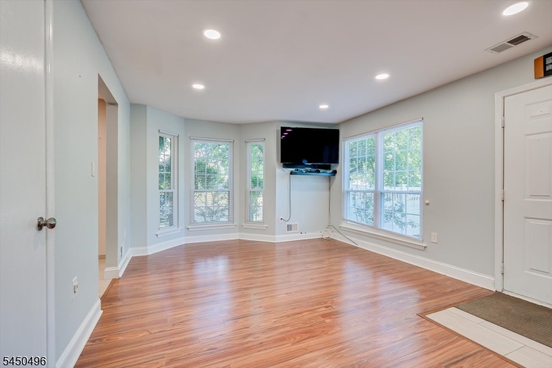73 Goodwin Dr