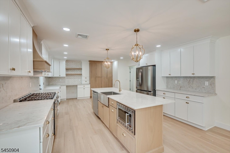 300 E Chestnut Ave