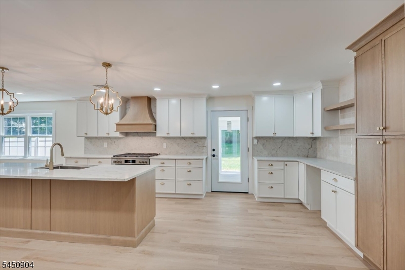 300 E Chestnut Ave