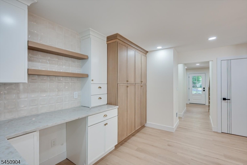 300 E Chestnut Ave