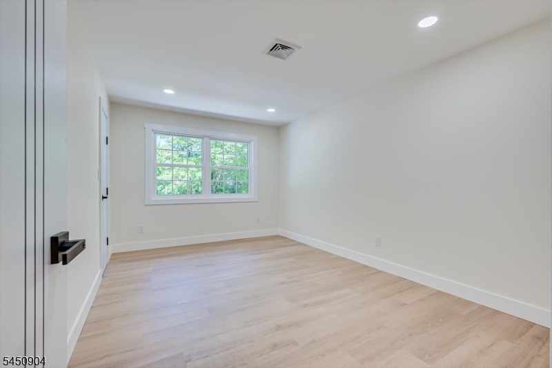 300 E Chestnut Ave
