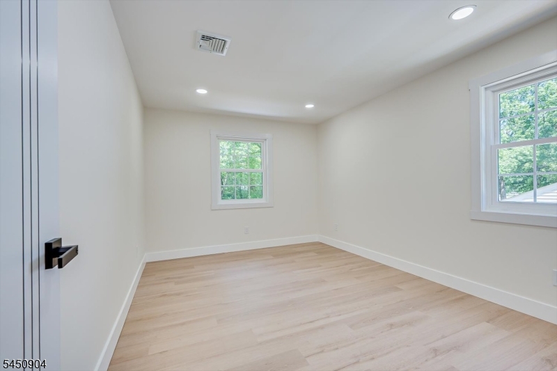 300 E Chestnut Ave