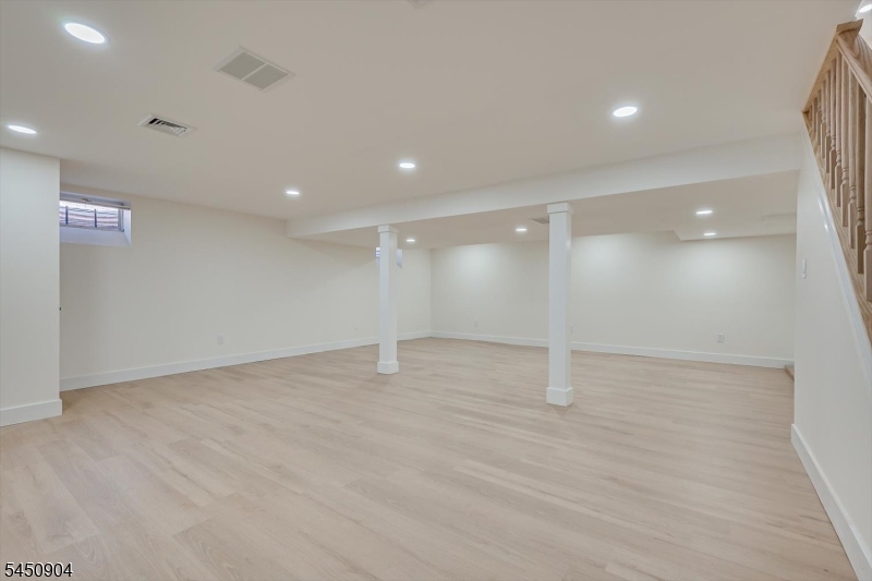 300 E Chestnut Ave