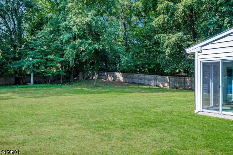 300 E Chestnut Ave
