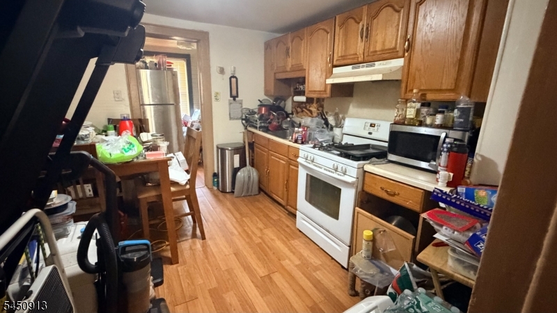 38 Grove Ter