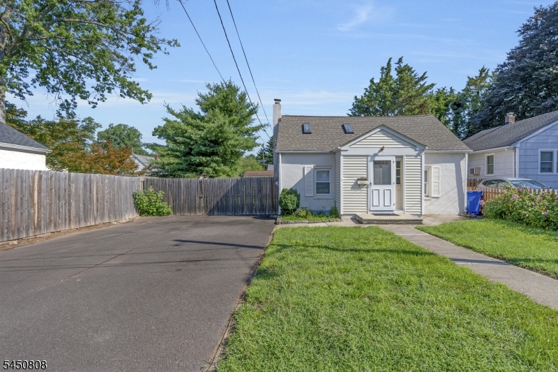 96 Conover Pl
