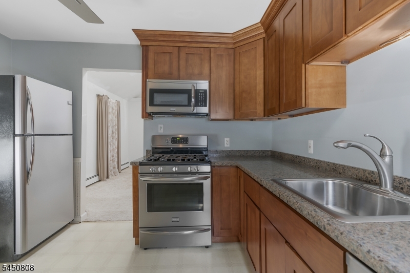 96 Conover Pl