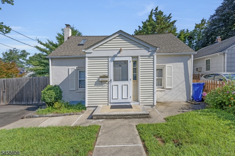 96 Conover Pl