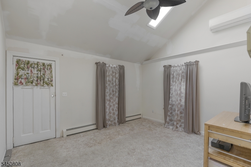 96 Conover Pl