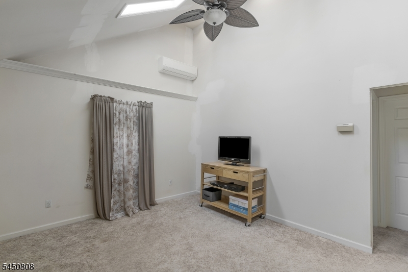 96 Conover Pl